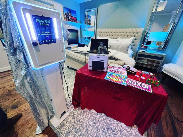Top 5 Benefits of Renting a Photography Booth for Your Next Party