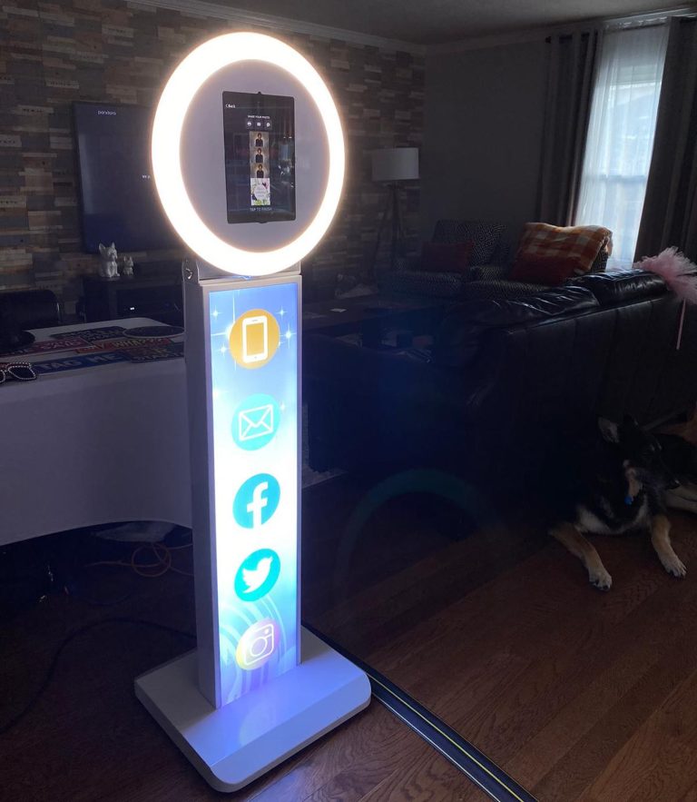 7 Fun Props to Use in Your Houston Selfie Photo Booth