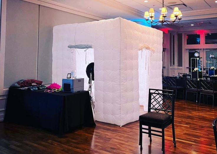 What Makes a New Year’s Eve Photo Booth in Houston Perfect for Your Party?