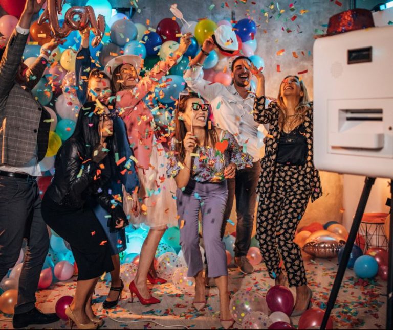Why Are Customizable Photo Booths a Must-Have for Your New Year’s Celebration in Houston?