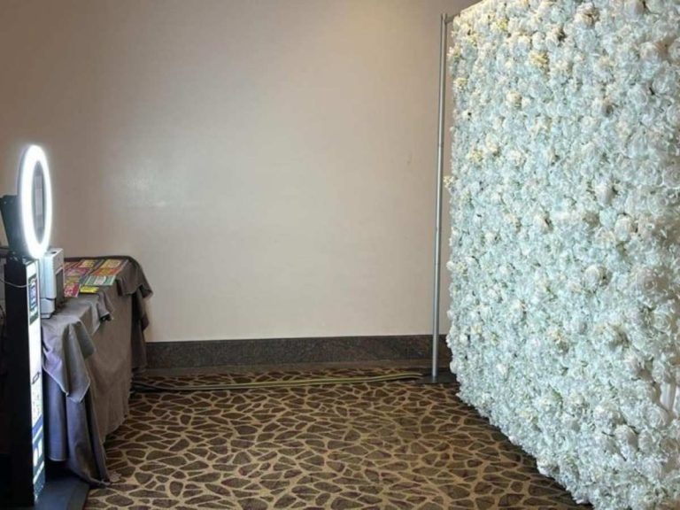 Does Main Event Have a Photo Booth?